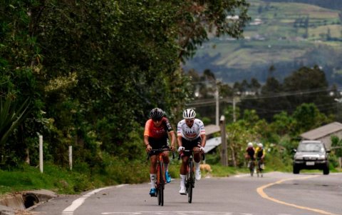 Mateo Ramírez (i) pudo compartir entrenamientos con Jhonatan Narváez (d).