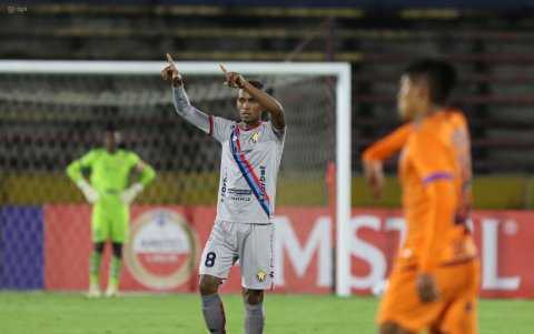 Fidel Martínez fue clave en la victoria de El Nacional ante Blooming.