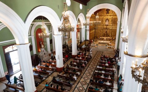 Una misa en la iglesia Santuario Nuestra Señora De La Candelaria este martes, en Caracas (Venezuela).
