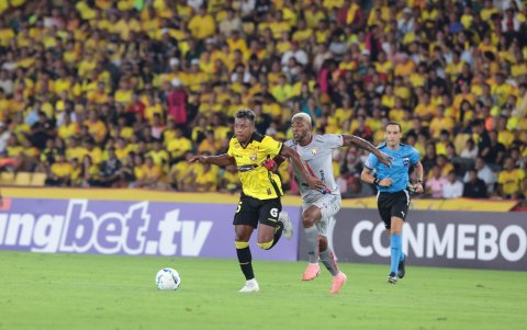 Barcelona clasificó a la fase de grupos de Copa Libertadores después de superar a El Nacional y Corinthians de Brasil.