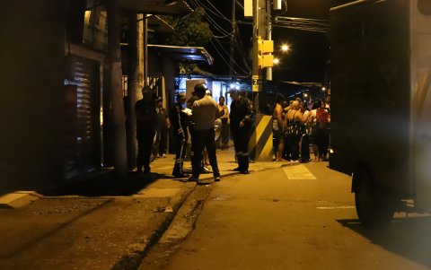 Dos personas perdieron la vida en el ataque.