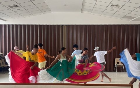 Este intercambio cultural permite que Esmeraldas se convirtiera en un punto de encuentro para la música y la danza.