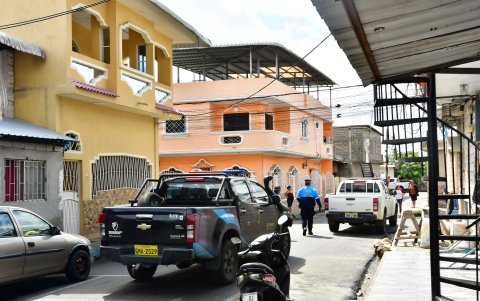 Camionetas municipales participaron en un operativo de Bienestar Animal, en el Batallón del Suburbio.