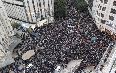 Multitudinaria marcha en rechazo al gobierno.