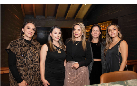 Paola López, Carolina Lastra, Jael Estrella, Claudia Falconi y Daniela Cañizares.