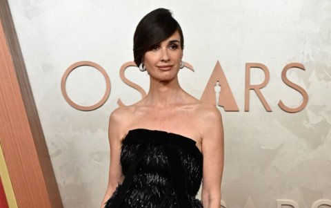 Paz Vega en la alfombra roja Premios Oscar 2025.