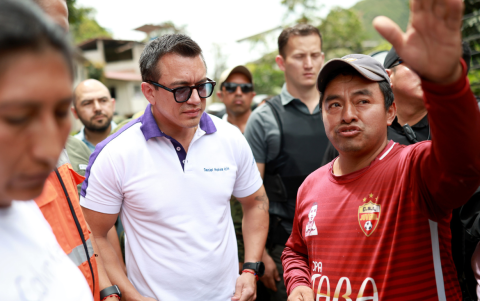 El presiente Noboa visitó, por ejemplo, las zonas afectada en Piñas por las fuertes lluvias registradas en El Oro.