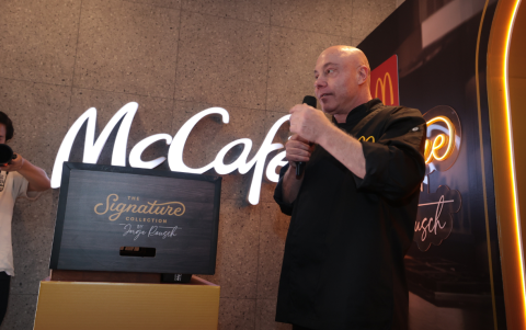 El chef Jorge Rausch durante la presentación de la nueva propuesta.