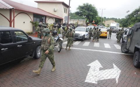 El Bloque de Seguridad, integrado por Fuerzas Armadas y Policía Nacional, trabajan en medio del estado de excepción decretado por Daniel Noboa.