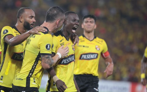 Barcelona ganó 3-0 a Corinthians, en el partido de ida de la Copa Libertadores 2025.