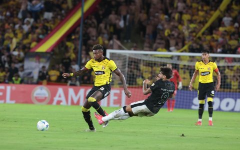 Corinthians fue goleado en su visita a Barcelona, en Guayaquil.