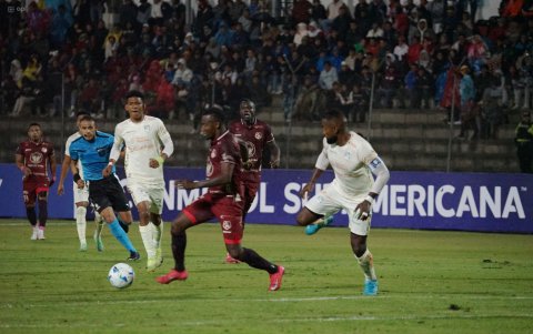 El Ponchito eliminó a Orense, uno de los equipos que más se reforzó.