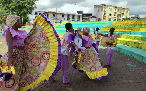 El baile del currulao, una danza de enamoramiento de la región del pacífico.
