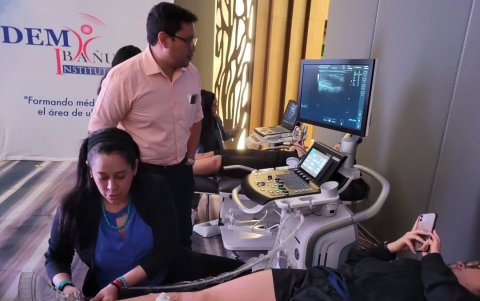 Wendy Montiel ha realizado 2 maestrías en Medicina.