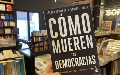 La obra se convirtió en un bestseller del género ciencias políticas.