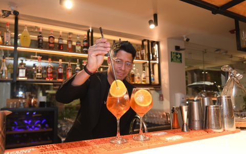 La Carolina. Via Partenope nació hace 8 años y tiene tres locales. Sus cocteles son apreciados.