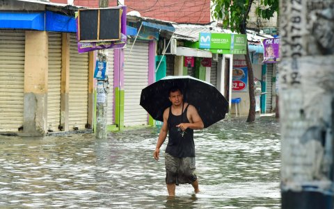 El clima en Guayaquil cambia drásticamente el 10 de marzo de 2025: lluvia torrencial, truenos y vientos fuertes sorprenden a los guayaquileños.