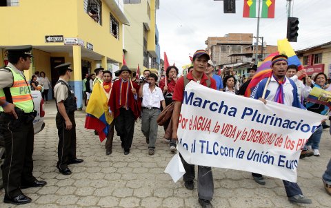Marcha por la defensa del agua ante políticas extractivas del gobierno de turno. Este tipo de manifestaciones se realizaron entre 2010 y 2013, cuando el régimen impulsaba el proyecto de Ley de Aguas.