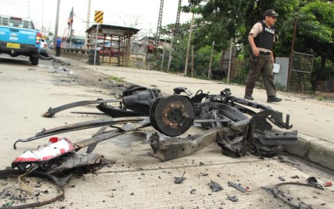 Delincuentes utilizaron un coche bomba.
