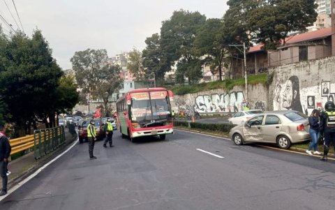 El otro accidente ocurrió en el carril contrario de la vía Oriental.