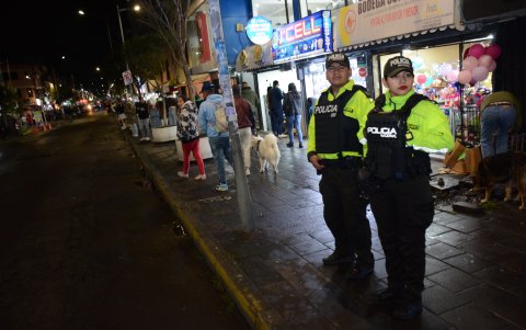 La Policía acompañó la marcha que recorrió la calle conocida como la Jota.