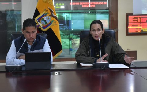 La ministra Inés Manzano encabezó el COE Nacional por lo ocurrido en Esmeraldas.