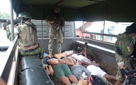 Detenidos en Socio Vivienda 2.