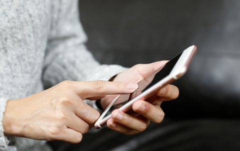 El Consejo Nacional Electoral (CNE) ha establecido la prohibición de utilizar celulares dentro de las juntas receptoras de voto durante las elecciones en Ecuador.