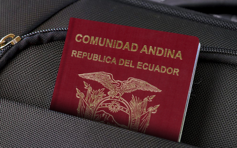 El pasaporte ecuatoriano abre puertas a 74 países sin visa, facilitando el acceso a nuevos destinos para los ciudadanos ecuatorianos en 2025.