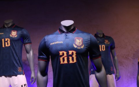 El uniforme alterno de la selección ecuatoriana.