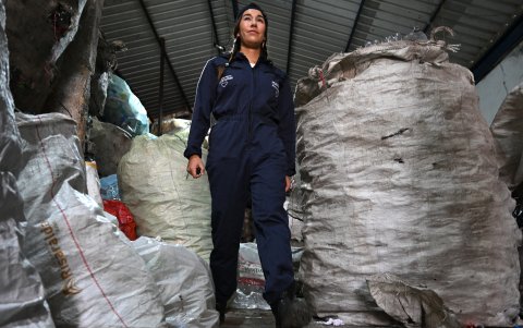 Sara Samaniego, la influencer Marce, en uno de los lugares de reciclaje en Bogotá