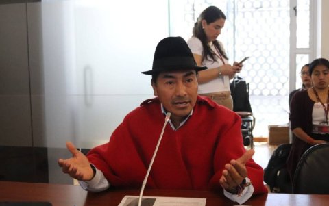 Leonidas Iza no asistió a la firma del acuerdo, pero envió un video.