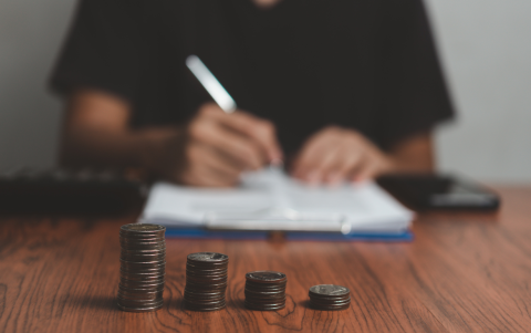 Conoce el proceso legal para solicitar la prescripción de una deuda en Ecuador.