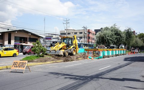 Los dos carriles centrales de la av. De Los Shyris y Gaspar de Villarroel se mantienen cerrados.