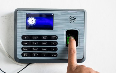 Muchas empresas han optado utilizar la huella digital como datos biométricos en los sistemas de control de asistencia.