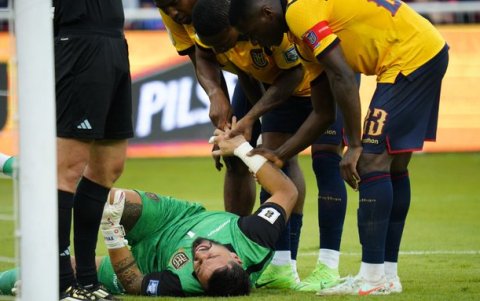 Momento en el que se lesionó Hernán Galíndez.