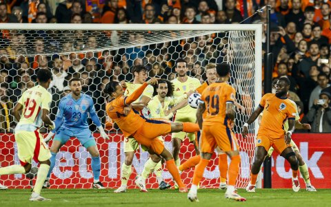 Países Bajos y España empataron 2-2 en la ida de los cuartos de final.