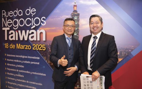 Fidel Tsao y Diego Céspedes.