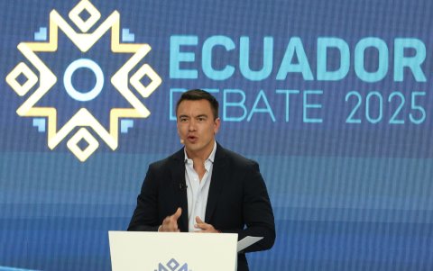 El presidente candidato Daniel Noboa durante el debate electoral.