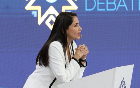 La candidata del correísmo increpó a Noboa por los supuestos vínculos de la presidenta de ADN con el narcotráfico.