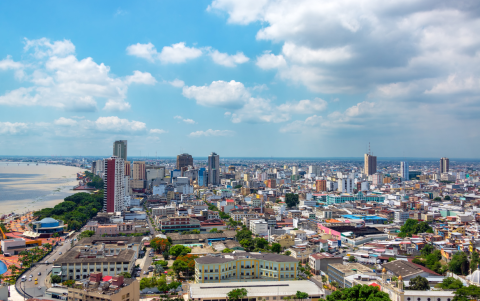 Guayaquil, Ecuador, donde la violencia y el desempleo afectan la vida diaria de sus habitantes.