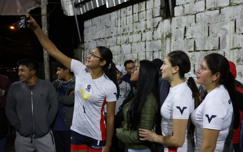 Las Vivis se han ganado el reconocimiento en el ecuavóley.