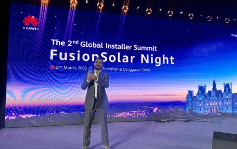 Premio. Renato Hidalgo, CEO de Rising Sun, recibió el premio al Mejor Marketing Mundial, por su contenido educativo.