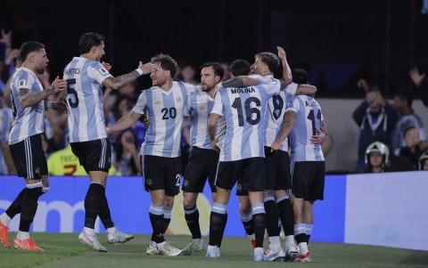 Argentina aseguró la clasificación al Mundial 2026 con la victoria 4-1 ante Brasil