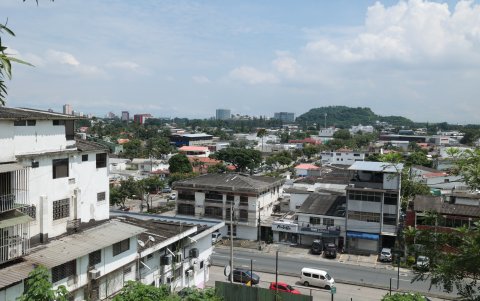 Una de las promesas es realizar un censo en Urdesa para contabilizar a sus habitantes.