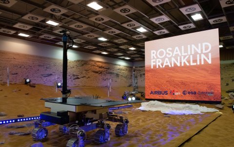 La ausencia de movimientos geológicos y el clima frío y árido de Marte permite conservar esa materia orgánica en una muestra rica en arcilla durante 3.700 millones de años.