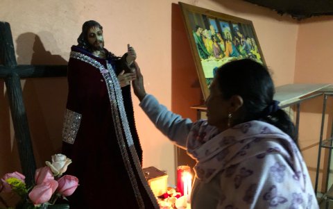 Con las oraciones buscan compartir  con los nuevos vecinos del barrio