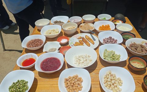 El plato con 33 granos, cuyo número no solo tiene un valor religioso, sino también cultural