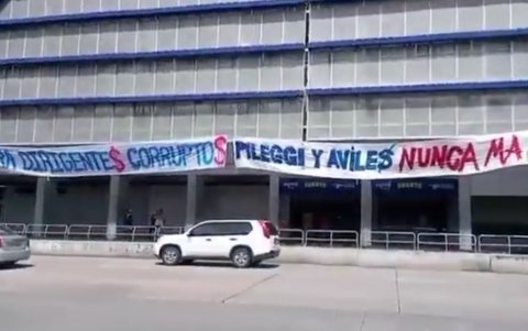 Piden la salida de los dirigentes corruptos en Emelec