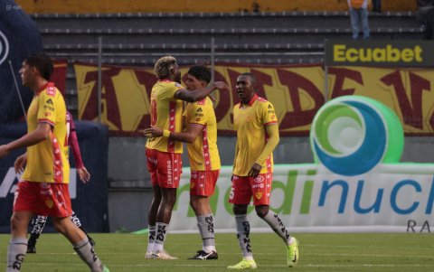 Montenegro abrió el marcador a favor del cuadro oriental al minuto 19.